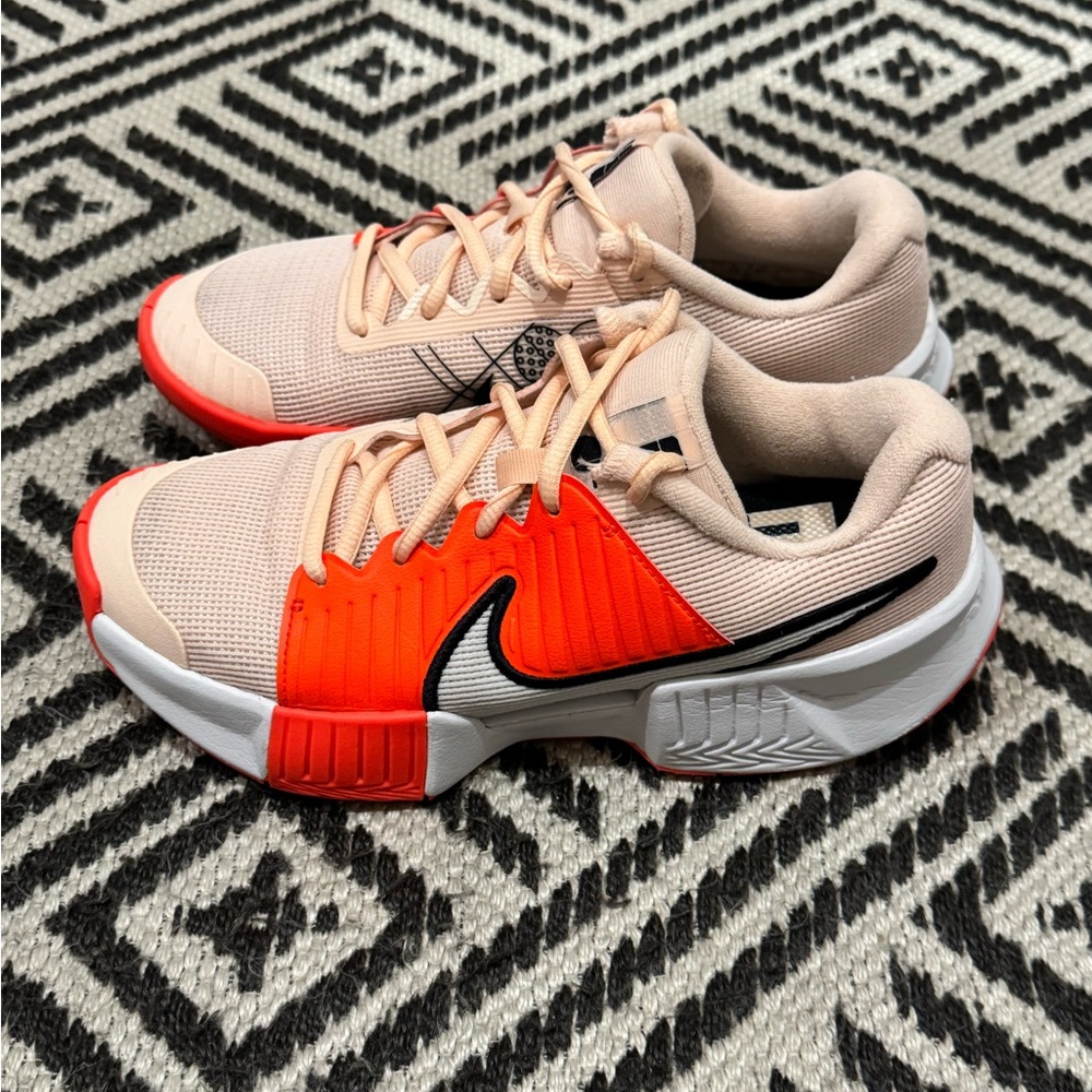 Nike Zoom Challenge Pickleball Shoes (USED) - Crimson/White size 6.5